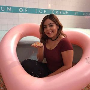 Meet your Posher, Danae